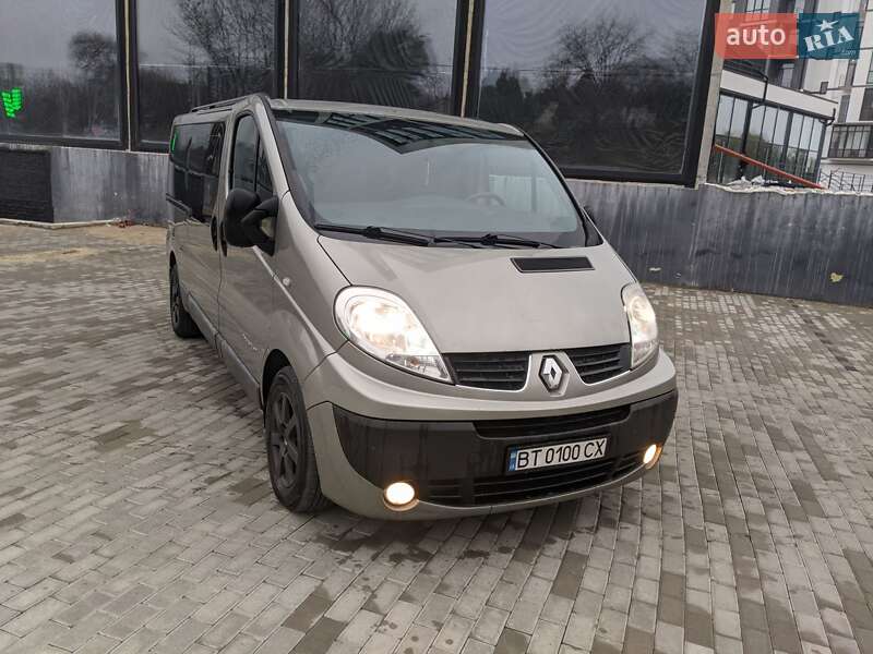 Мінівен Renault Trafic 2011 в Рівному