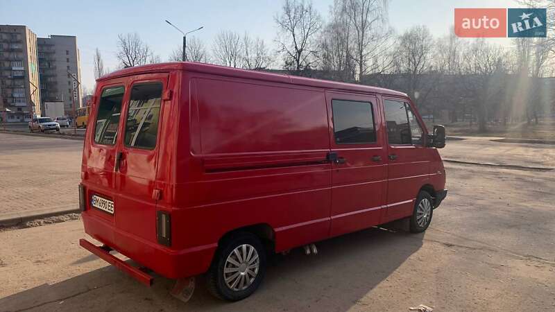 Грузовой фургон Renault Trafic 1995 в Шостке