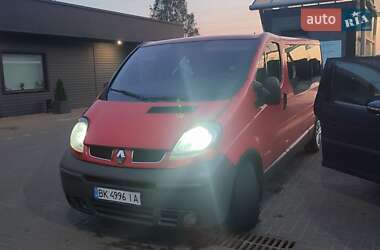 Минивэн Renault Trafic 2004 в Сарнах