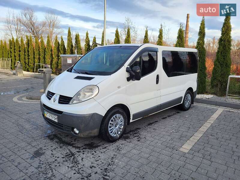 Минивэн Renault Trafic 2007 в Надворной