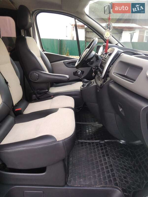 Минивэн Renault Trafic 2015 в Самборе