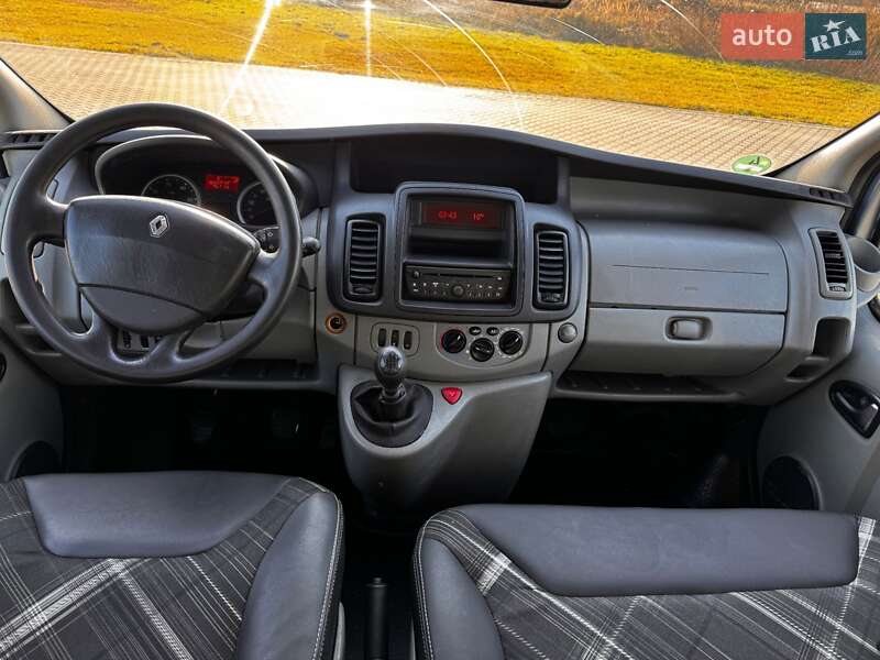 Минивэн Renault Trafic 2011 в Полтаве фото 18 Минивэн Renault Trafic 2011 в Полтаве