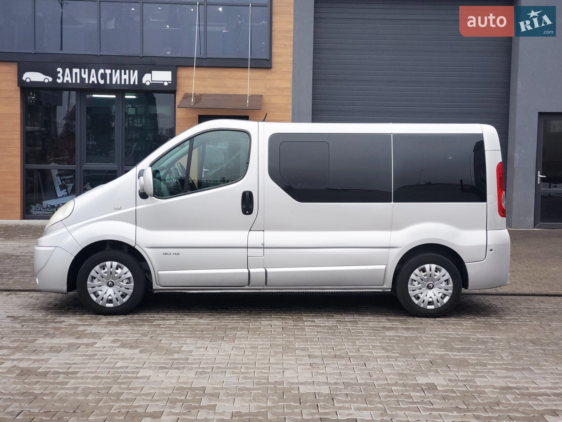 2011 Renault Trafic - мініатюра 2