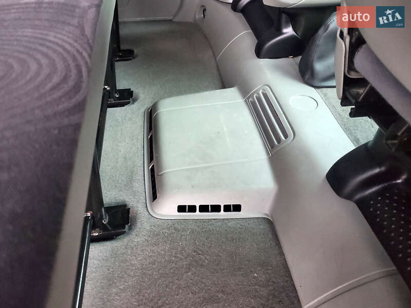 Мінівен Renault Trafic 2011 в Рівному