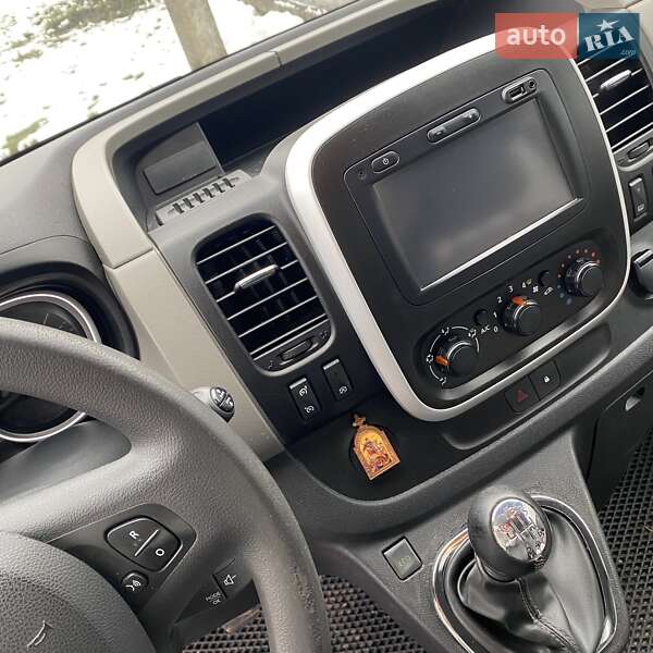 Мінівен Renault Trafic 2016 в Чернігові