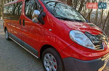 Мінівен Renault Trafic 2013 в Чернівцях