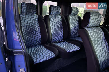 Минивэн Renault Trafic 2006 в Хусте