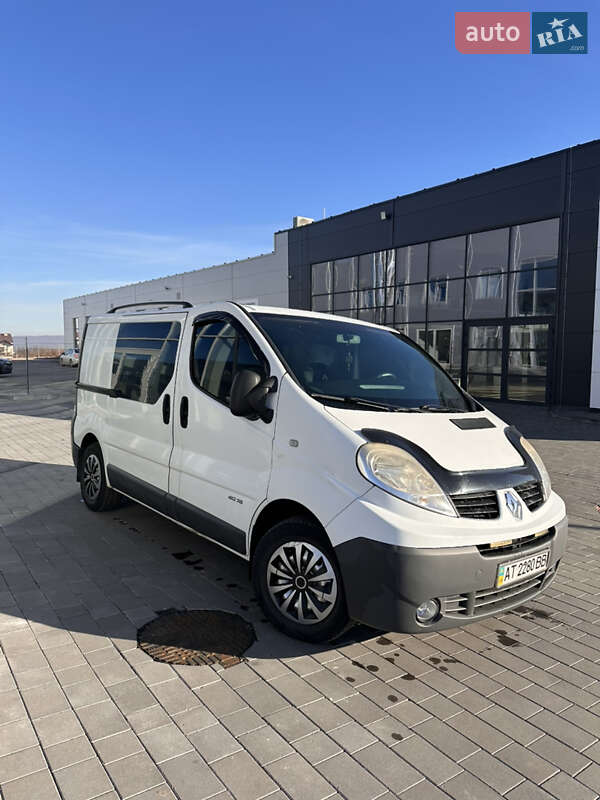 Минивэн Renault Trafic 2008 в Ивано-Франковске