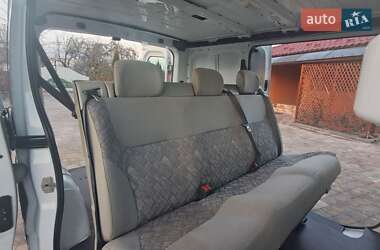 Вантажний фургон Renault Trafic 2012 в Вараші