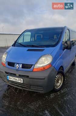 Вантажопасажирський фургон Renault Trafic 2002 в Києві