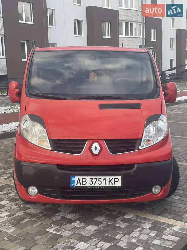 Вантажопасажирський фургон Renault Trafic 2007 в Вінниці