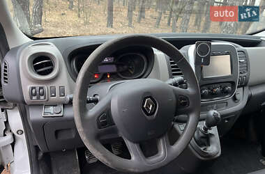 Мінівен Renault Trafic 2015 в 