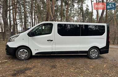 Мінівен Renault Trafic 2015 в 