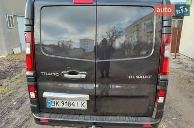 Грузовой фургон Renault Trafic 2016 в 
