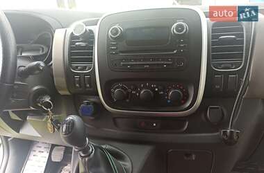 Минивэн Renault Trafic 2015 в 