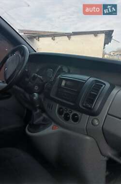 Грузовой фургон Renault Trafic 2005 в Звягеле