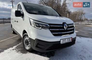 Грузовой фургон Renault Trafic 2024 в 