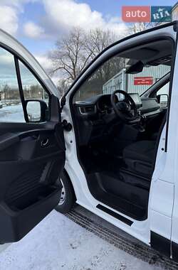 Грузовой фургон Renault Trafic 2024 в 