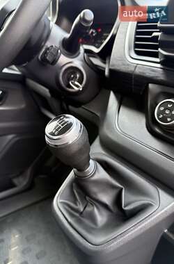 Грузовой фургон Renault Trafic 2024 в 