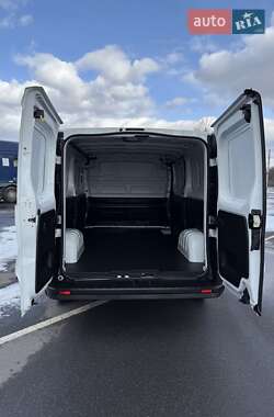 Грузовой фургон Renault Trafic 2024 в 