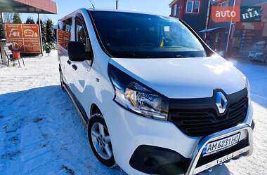 Минивэн Renault Trafic 2016 в 