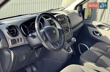 Минивэн Renault Trafic 2015 в 