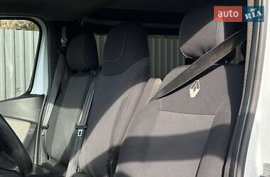 Минивэн Renault Trafic 2015 в 