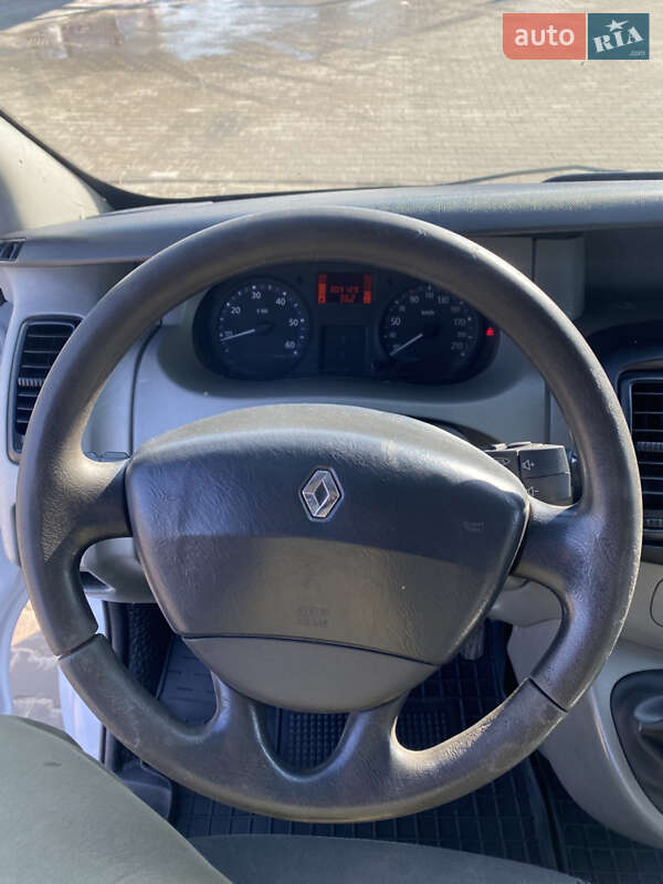 Вантажний фургон Renault Trafic 2009 в Бару