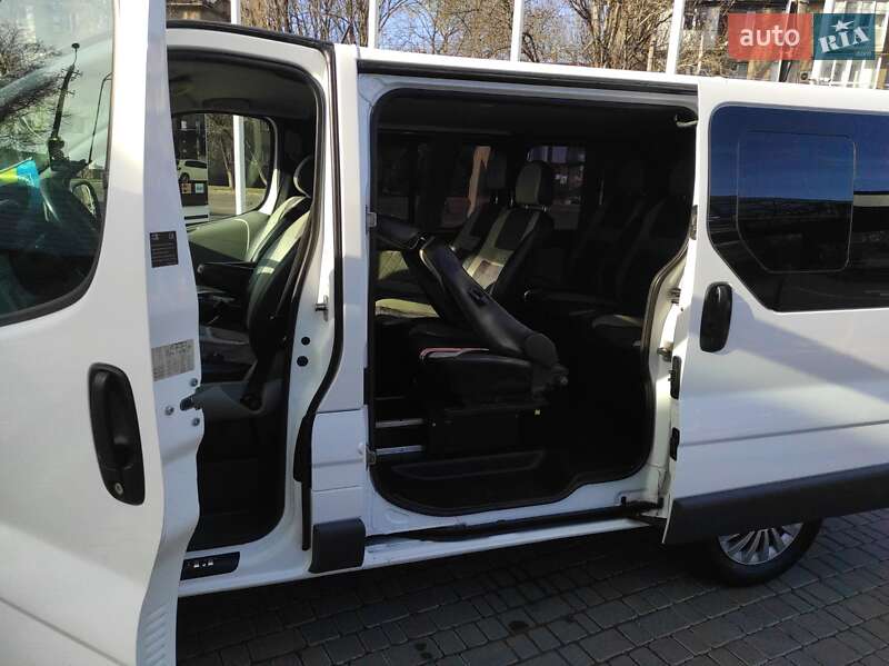 Минивэн Renault Trafic 2013 в Сумах фото 12 Минивэн Renault Trafic 2013 в Сумах