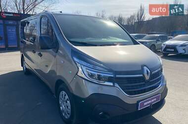 Минивэн Renault Trafic 2020 в 