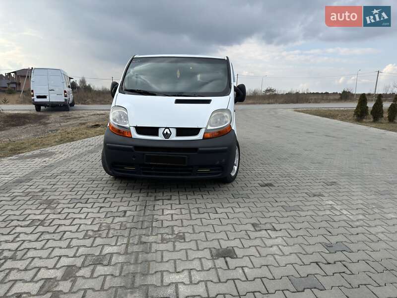 Мінівен Renault Trafic 2001 в Яворові