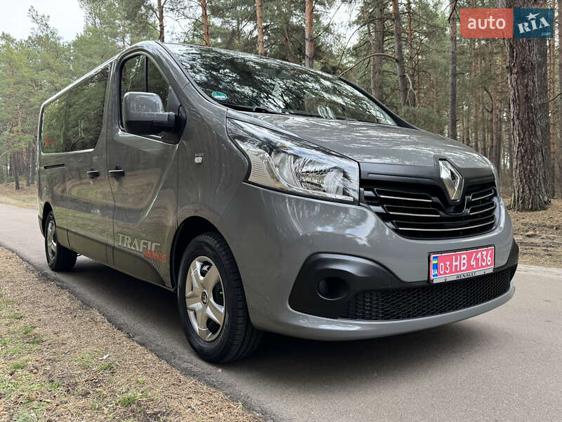 Минивэн Renault Trafic 2017 в Киеве