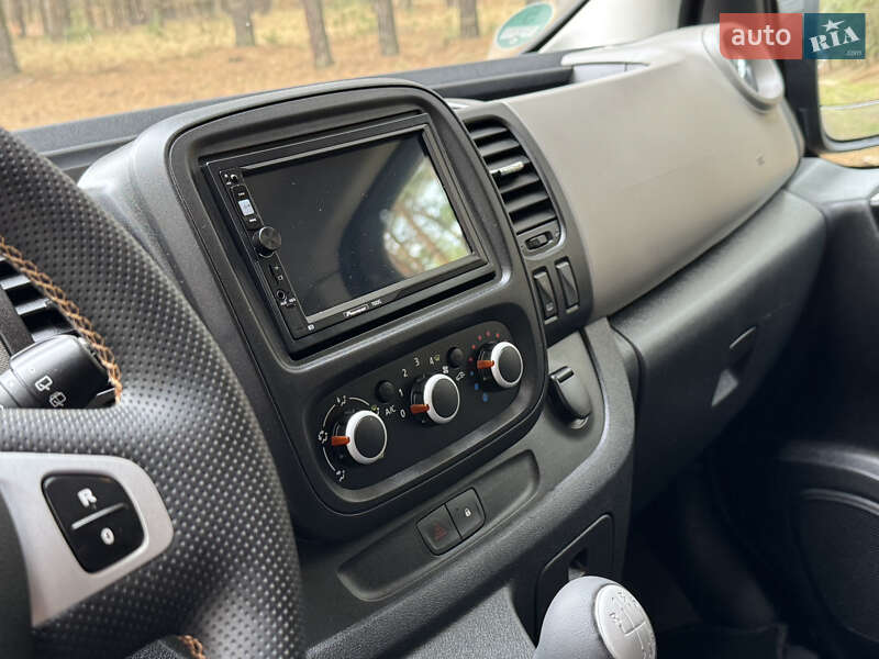 Минивэн Renault Trafic 2017 в Киеве