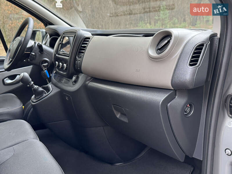 Минивэн Renault Trafic 2017 в Киеве