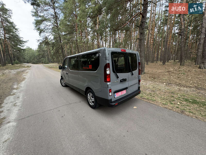 Минивэн Renault Trafic 2017 в Киеве