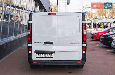Минивэн Renault Trafic 2017 в 
