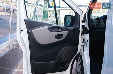 Минивэн Renault Trafic 2017 в 