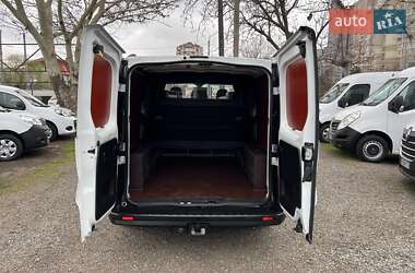 Грузопассажирский фургон Renault Trafic 2018 в 