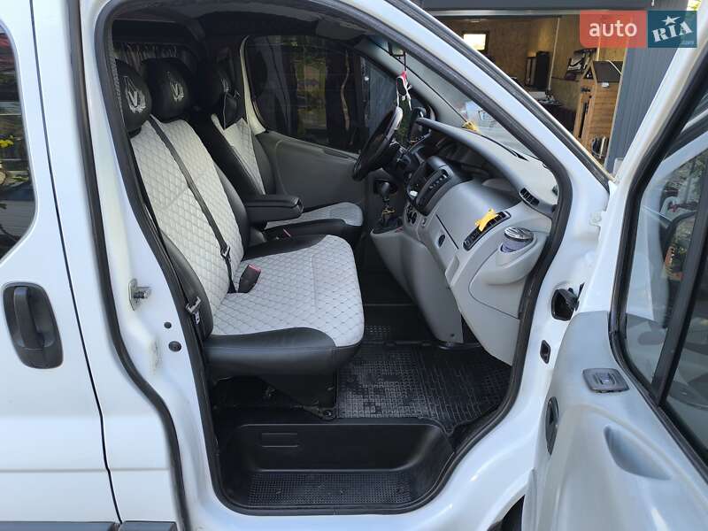 Минивэн Renault Trafic 2005 в Гайсине