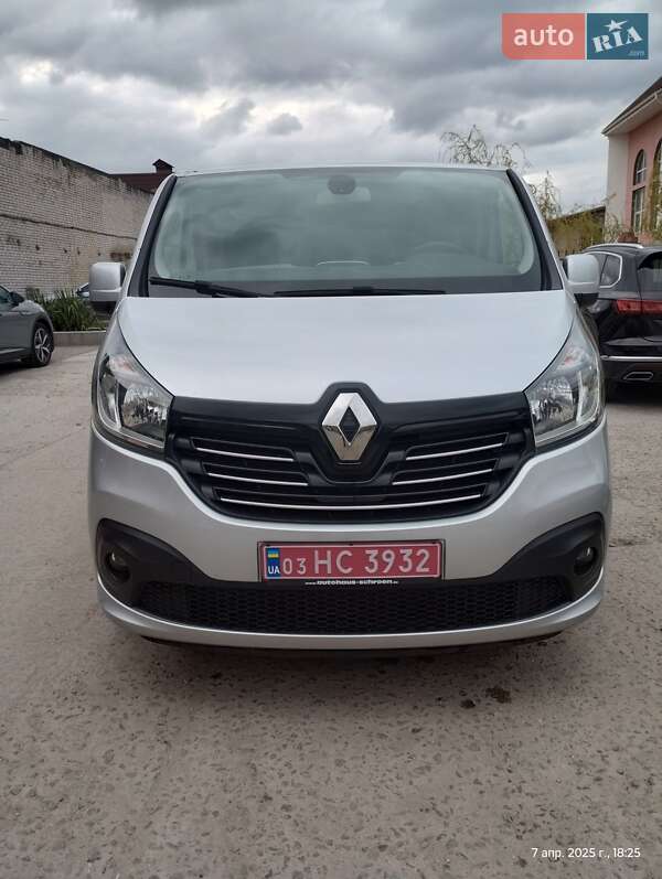 Мінівен Renault Trafic 2017 в Дніпрі