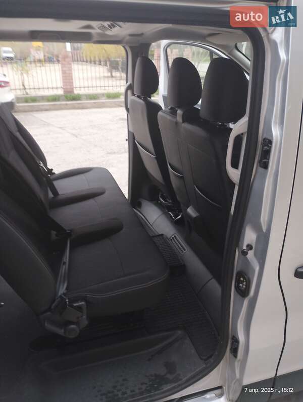 Мінівен Renault Trafic 2017 в Дніпрі