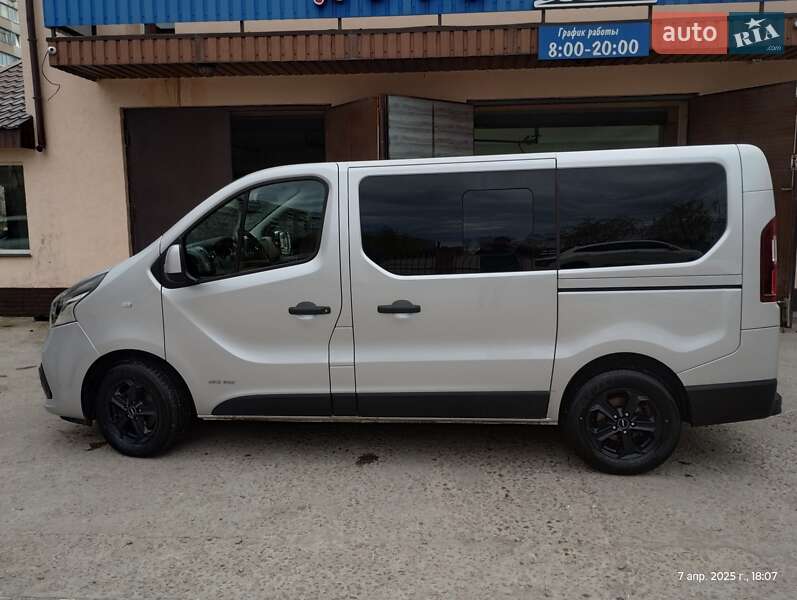 Мінівен Renault Trafic 2017 в Дніпрі