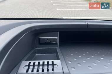 Грузовой фургон Renault Trafic 2020 в 