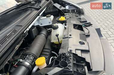 Грузовой фургон Renault Trafic 2020 в 