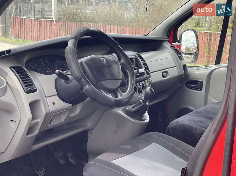 Мінівен Renault Trafic 2003 в Калуші