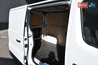 Грузовой фургон Renault Trafic 2019 в 