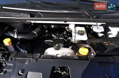 Грузовой фургон Renault Trafic 2019 в 
