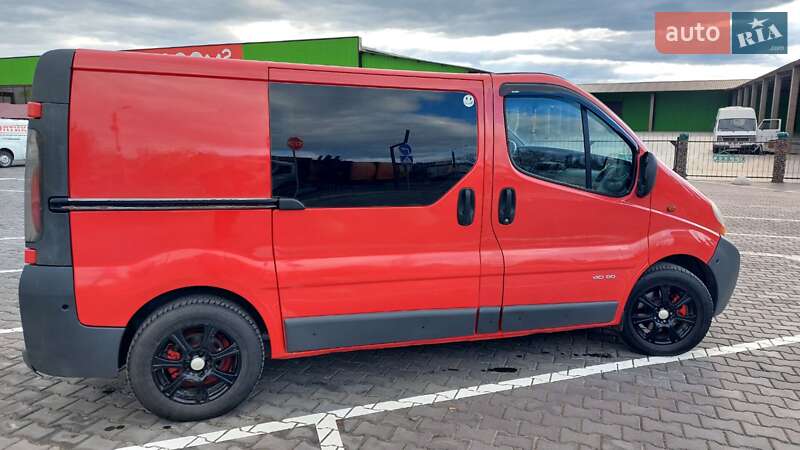 Минивэн Renault Trafic 2003 в Вознесенске