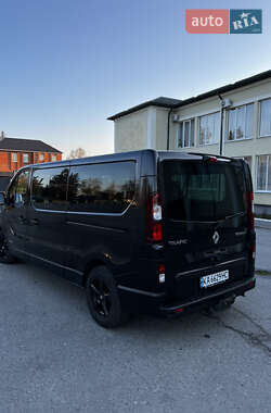 Минивэн Renault Trafic 2016 в 