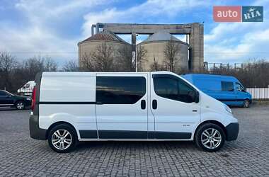 Минивэн Renault Trafic 2012 в 